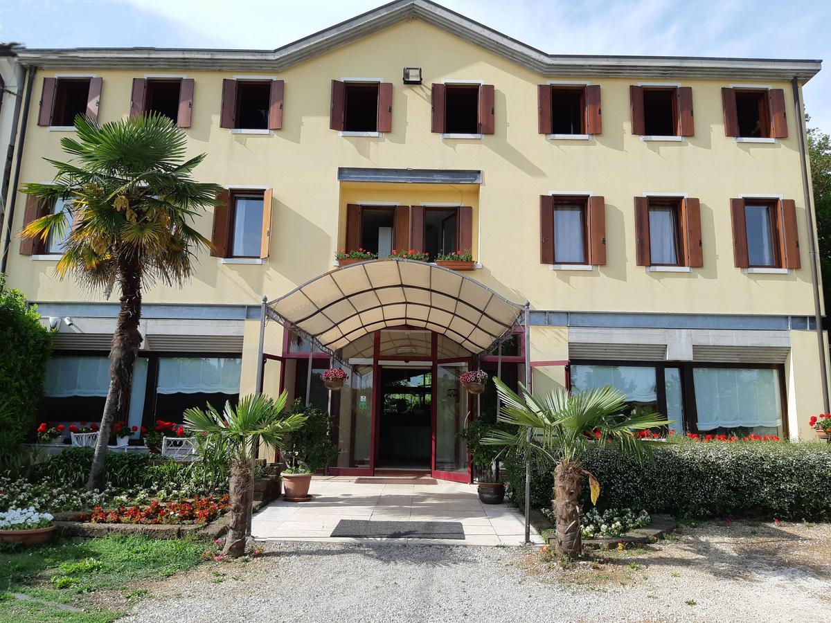 La Staffa Hotel Liedolo Bagian luar foto